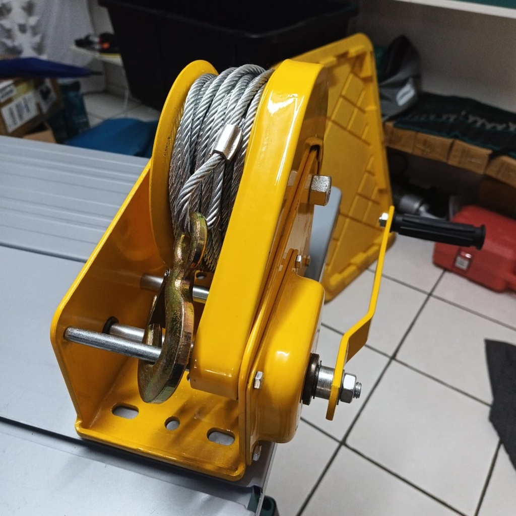 Treuil mécanique 2600lbs - 30m